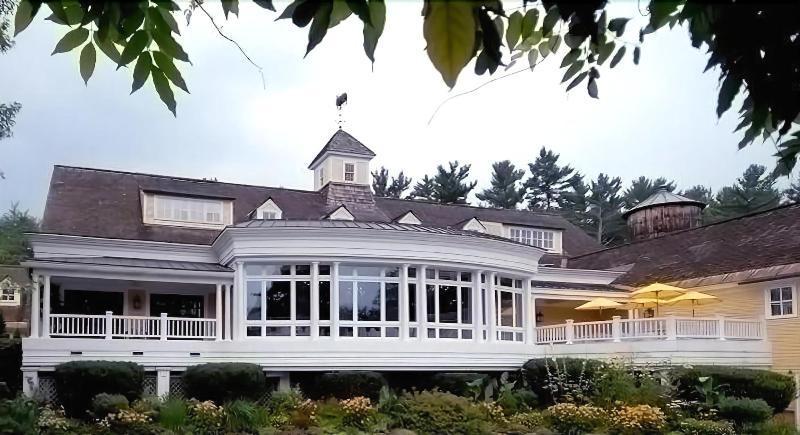 Bedford Village Inn Exterior photo