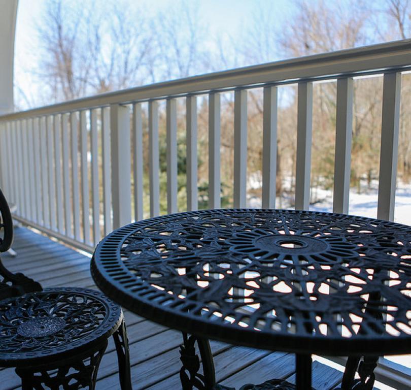 Bedford Village Inn Exterior photo